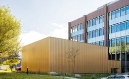 Therapiezentrum Sindelfingen mit Aluminium Designprofil PT Design Individuell 50-597 in Gold Brushed